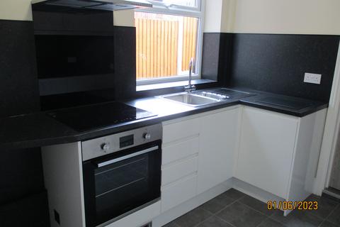 1 bedroom ground floor flat to rent, Hodge Road, Worsley M28