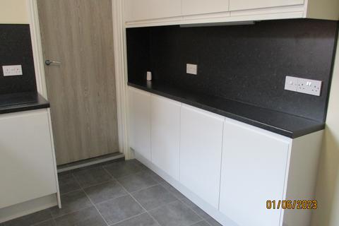 1 bedroom ground floor flat to rent, Hodge Road, Worsley M28