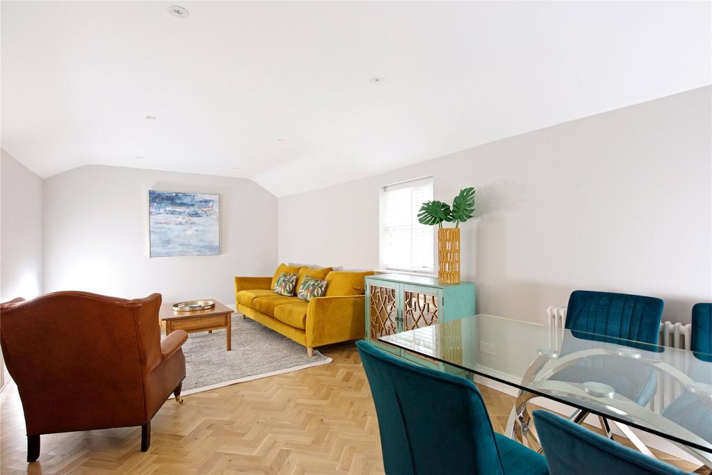 Sitting/Dining Room