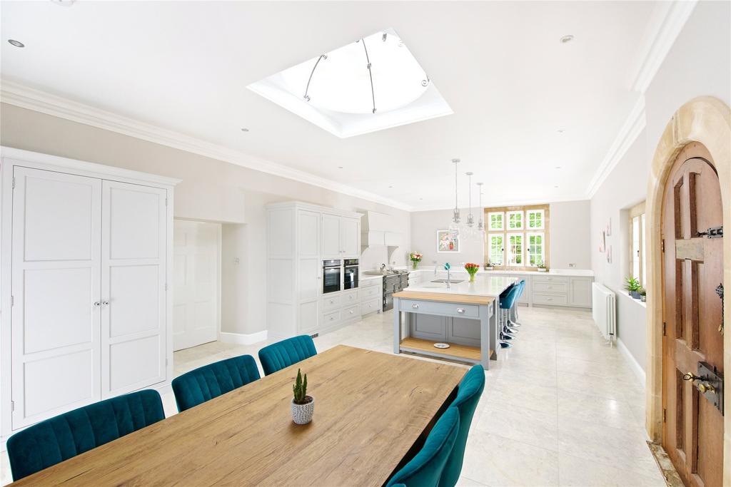 Kitchen/Breakfast Rm