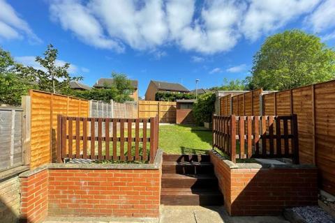 3 bedroom end of terrace house to rent, Braybrooke Drive, Furzton