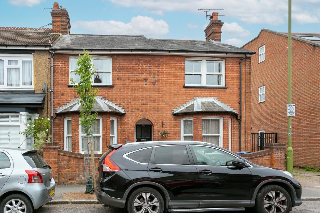 Harwoods Road, Watford, Hertfordshire, WD18 3 bed end of terrace house