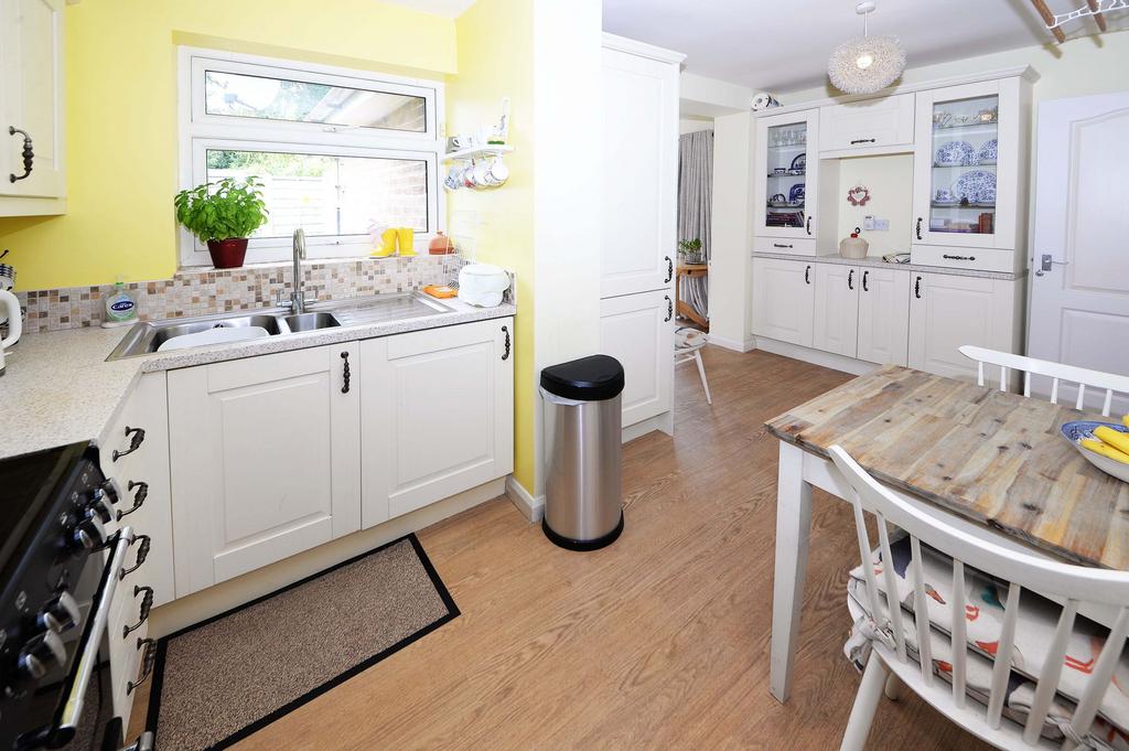 Kitchen/dining