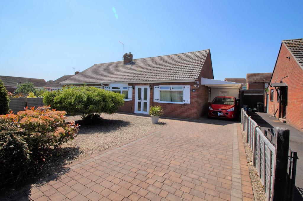 Rosewood Avenue, BurnhamonSea, Somerset, TA8 2 bed bungalow for sale £289,950