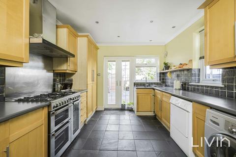 65 Addiscombe Court Road, Croydon, CR0 6TT