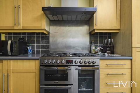65 Addiscombe Court Road, Croydon, CR0 6TT