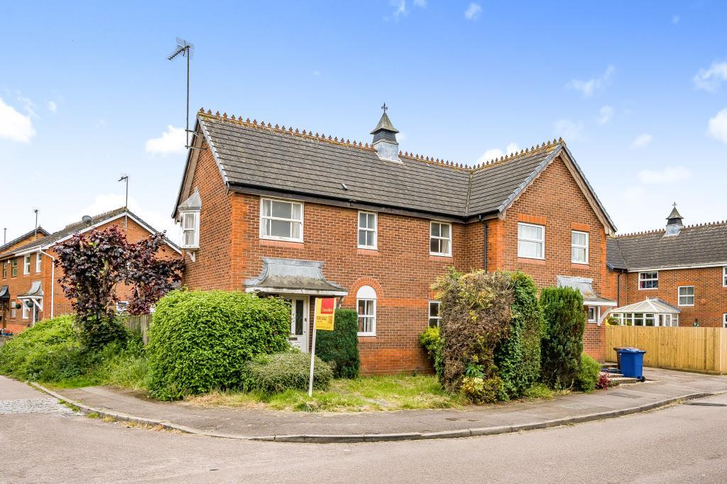 Banbury, Oxfordshire, OX16 3 bed semidetached house for sale £270,000