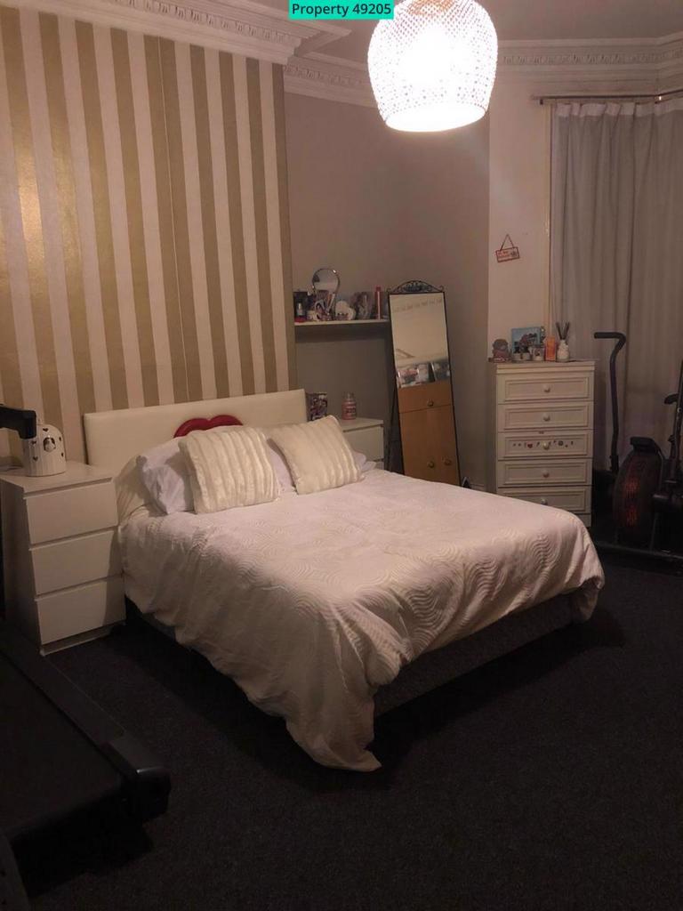 Large Bedroom