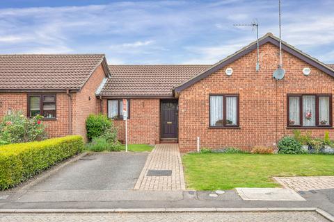 2 bedroom bungalow for sale - Nightingale Court, Gunthorpe, Peterborough, PE4