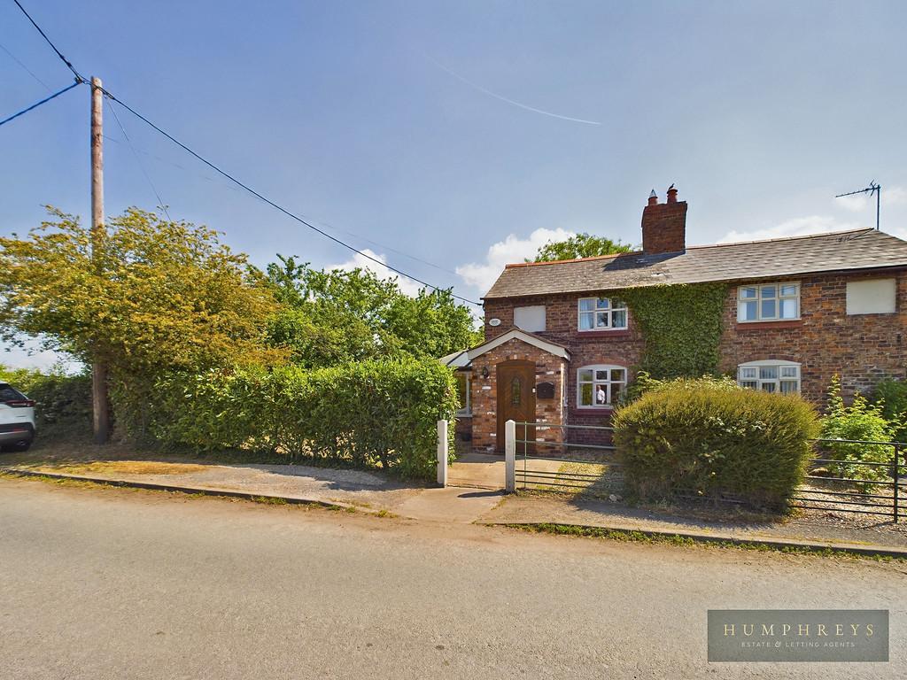 Trevalyn, Rossett 3 bed semidetached house for sale £300,000