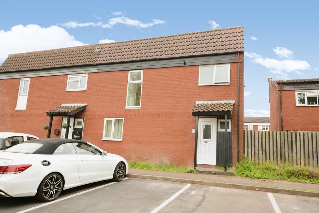 Calder, Stonydelph, Tamworth 1 bed in a house share £485 pcm (£112 pw)