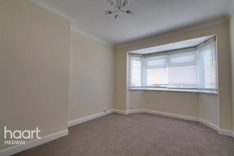 3 bedroom terraced house to rent, Mitchell Avenue, Chatham