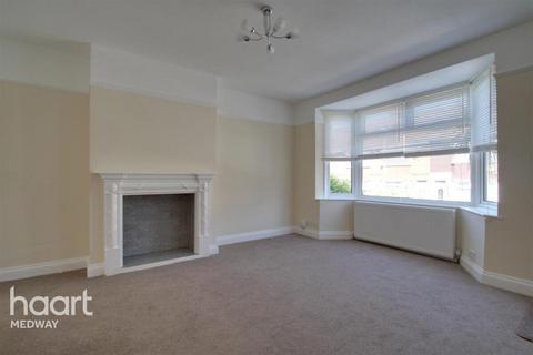 3 bedroom terraced house to rent, Mitchell Avenue, Chatham