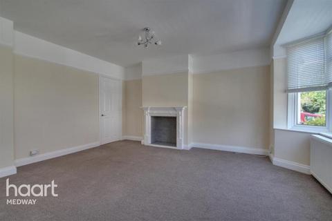 3 bedroom terraced house to rent, Mitchell Avenue, Chatham