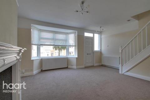 3 bedroom terraced house to rent, Mitchell Avenue, Chatham