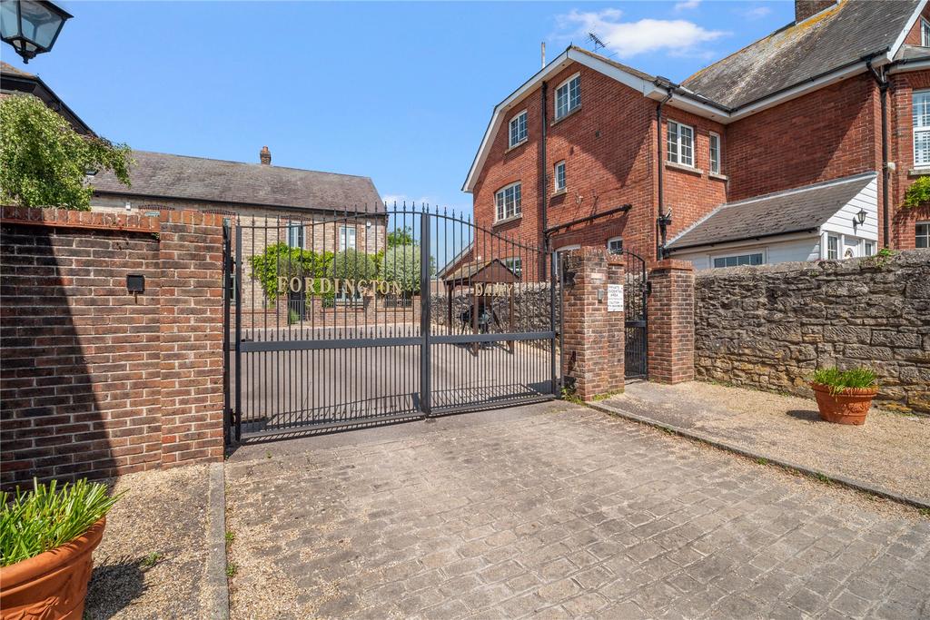 Dorchester, Dorset 4 bed end of terrace house for sale £385,000