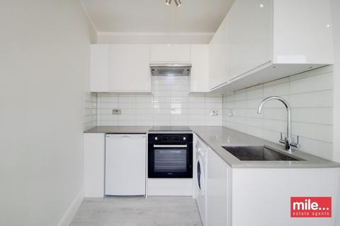 Studio to rent, North End Road, London