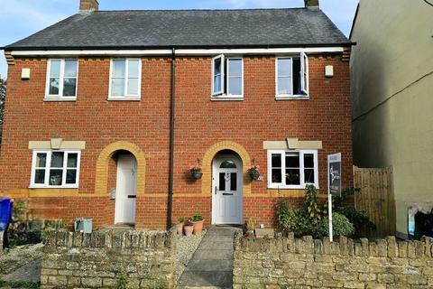 3 bedroom semi-detached house for sale - Manor Road, Brackley