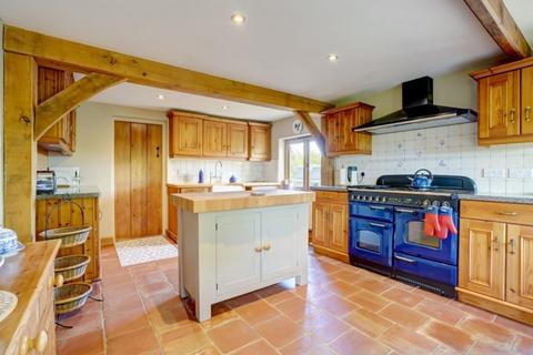 5 bedroom cottage for sale - Long Stratton