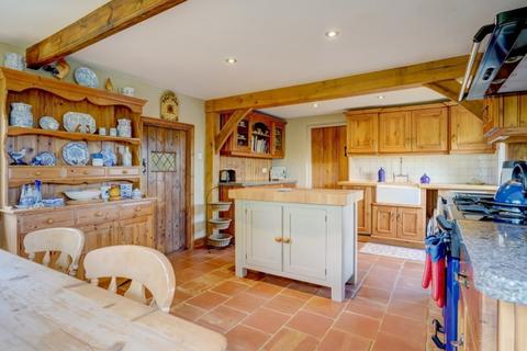 5 bedroom cottage for sale - Long Stratton