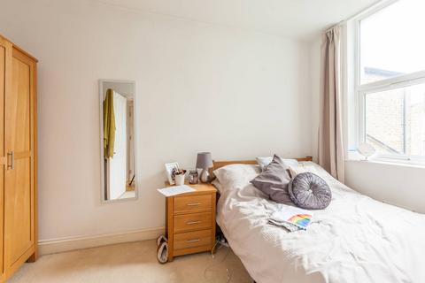 2 bedroom flat to rent - Plato Road, Brixton, London, SW2