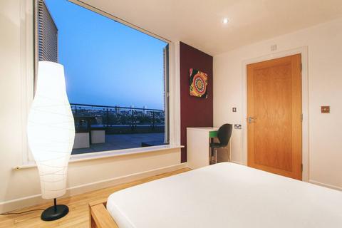 3 bedroom flat for sale - Tideslea Tower, Thamesmead, London, SE28