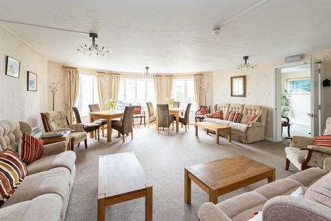 1 bedroom flat for sale - Bartholomew Court, South Street, Dorking