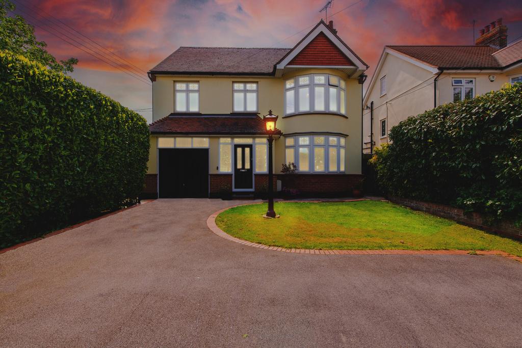 Eastwood Road, Rayleigh, SS6 5 bed detached house for sale £750,000