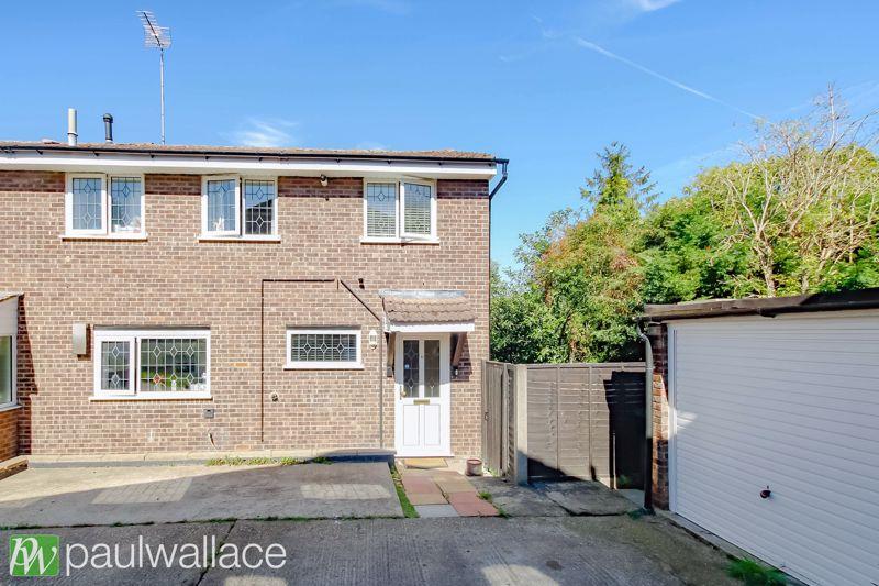 Tovey Close, Nazeing 3 bed end of terrace house for sale £375,000