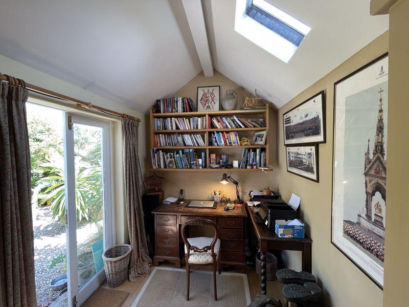 Bedroom or Study...