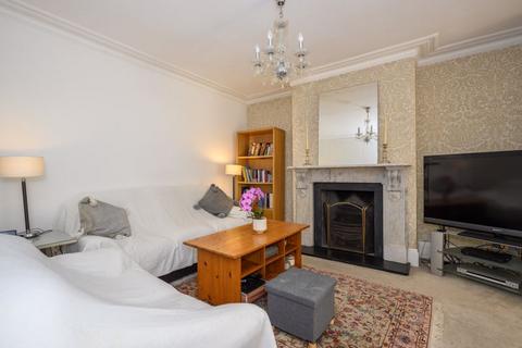 2 bedroom ground floor flat for sale - Ashley Road, Walton-On-Thames
