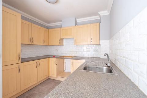 2 bedroom flat for sale, Tilemakers Close, Chichester