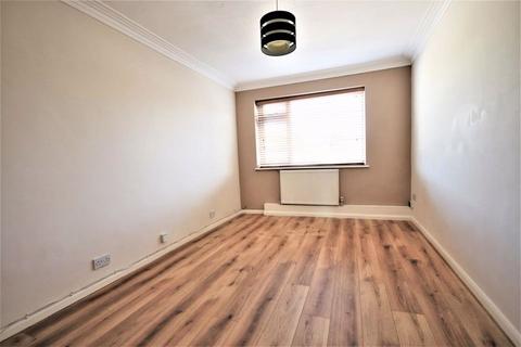 2 bedroom apartment for sale - Hutton Road, Brentwood CM15
