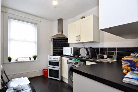 2 bedroom apartment for sale, Broadway, Sheerness
