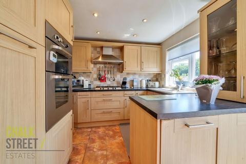 128 Amery Gardens, Romford, RM2 6RR