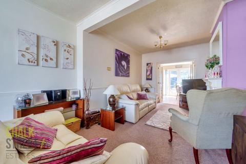 128 Amery Gardens, Romford, RM2 6RR