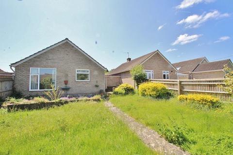 2 bedroom detached bungalow for sale - NORTH LEIGH, Perrott Close OX29 6RT