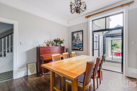 59 Weston Park, London, N8 9SY