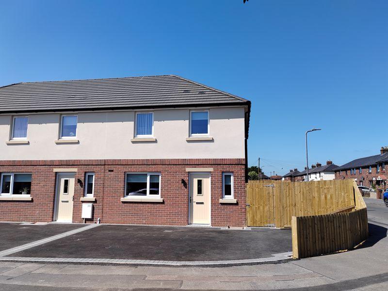Buchanan Road, Carlisle 3 bed end of terrace house £695 pcm (£160 pw)