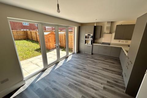 3 bedroom mews to rent, Kellerman Road, Little Sutton