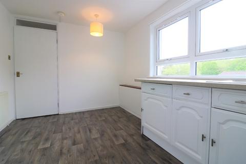 2 bedroom flat to rent, Allander Road, Milngavie, East Dunbartonshire, G62