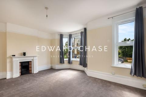 4 bedroom duplex to rent - Chelmsford Road, London, E11