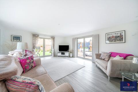 42a Bridge Road, Cosgrove, Milton Keynes, MK19 7JH