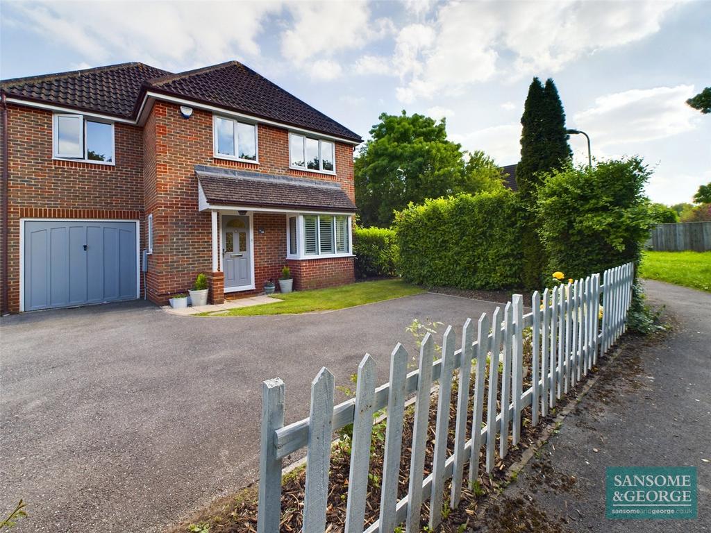 Mallard Way, Aldermaston, Reading, Berkshire, RG7 4 bed detached house