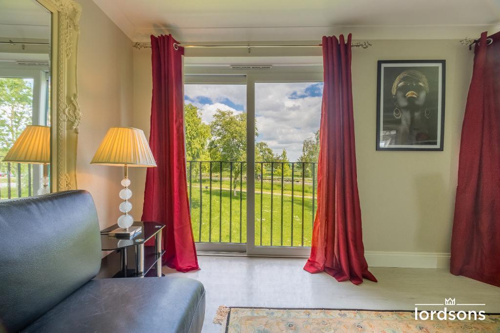 Southchurch Boulevard, Southchurch, Southend, Essex, SS2 4UU 2 bed flat