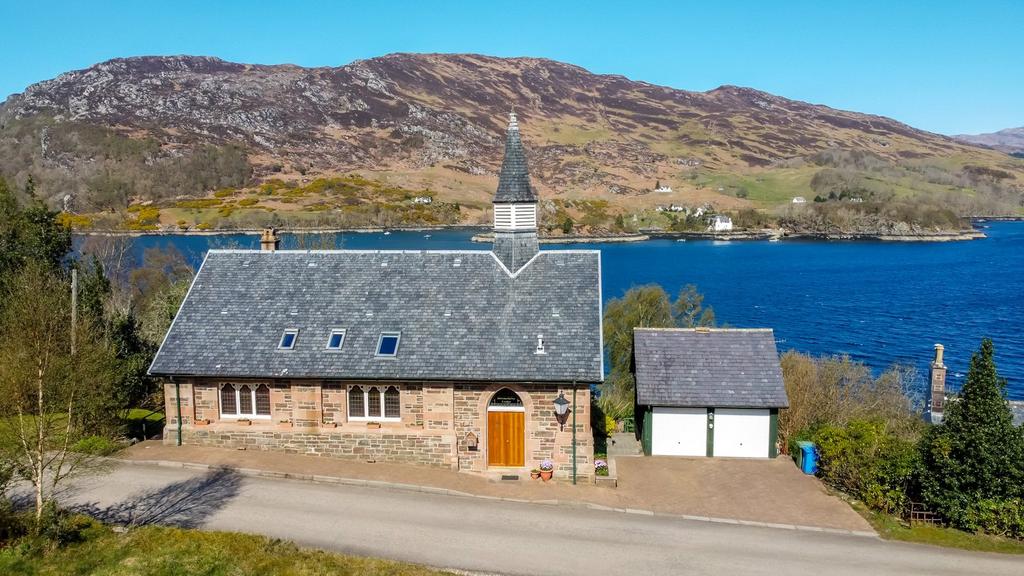Stromeferry Lodge, Stromeferry, Highland, IV53 4 bed detached house for