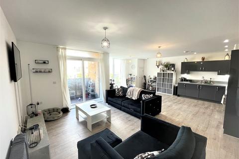 2 bedroom apartment for sale - Brooklands Square, Brooklands, Milton Keynes, MK10