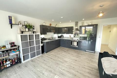 2 bedroom apartment for sale - Brooklands Square, Brooklands, Milton Keynes, MK10
