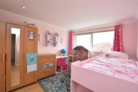32 Sandgate Drive, Kippax, Leeds, LS25 7EY