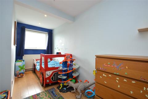32 Sandgate Drive, Kippax, Leeds, LS25 7EY